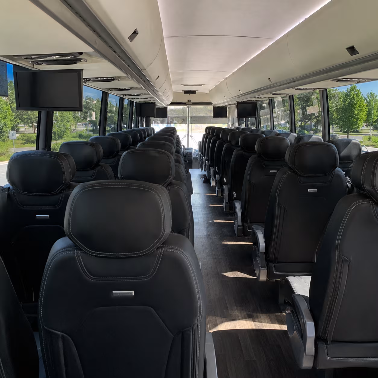 airport transfers base shuttle buses for redding personnel