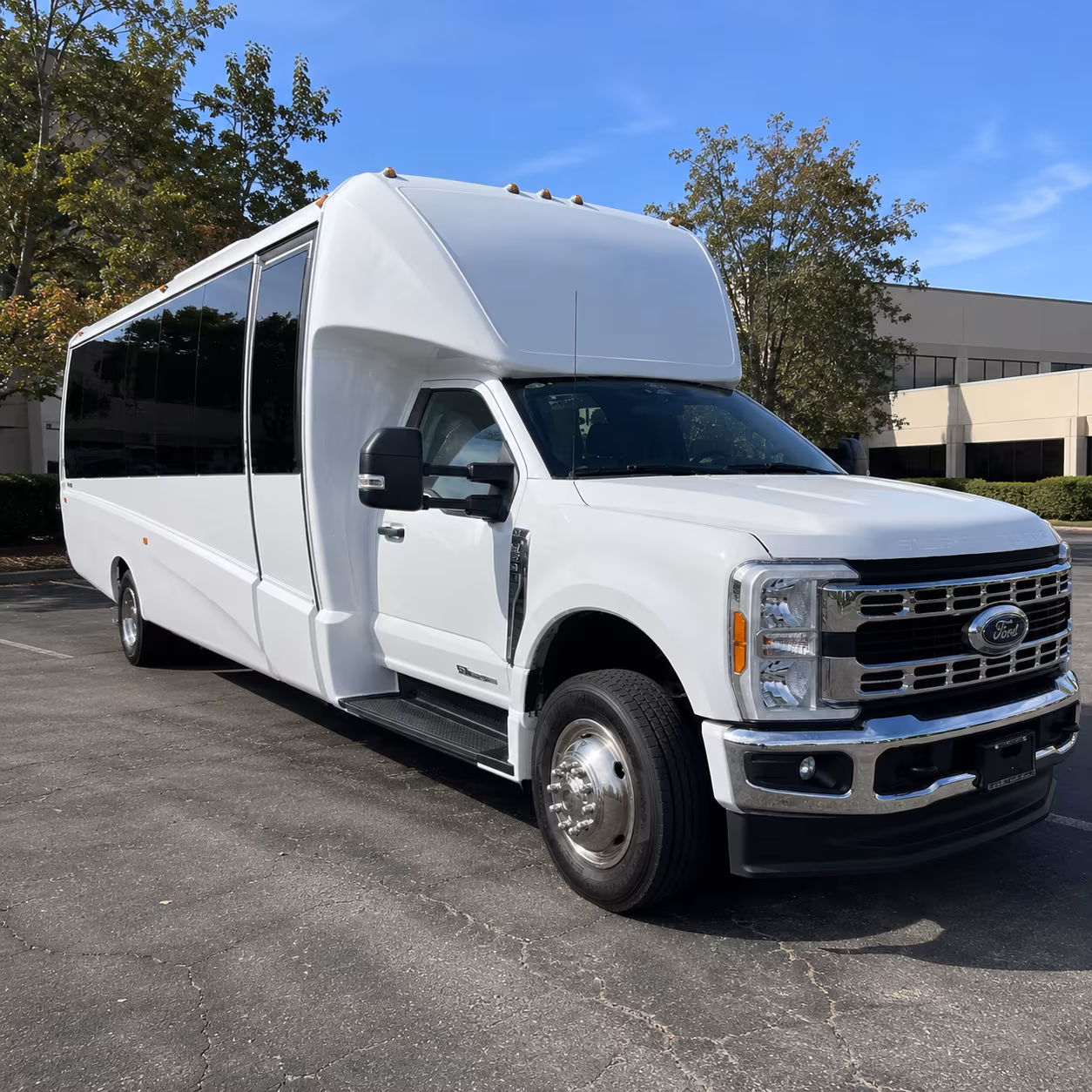 employee shuttle buses for redding s daily commute