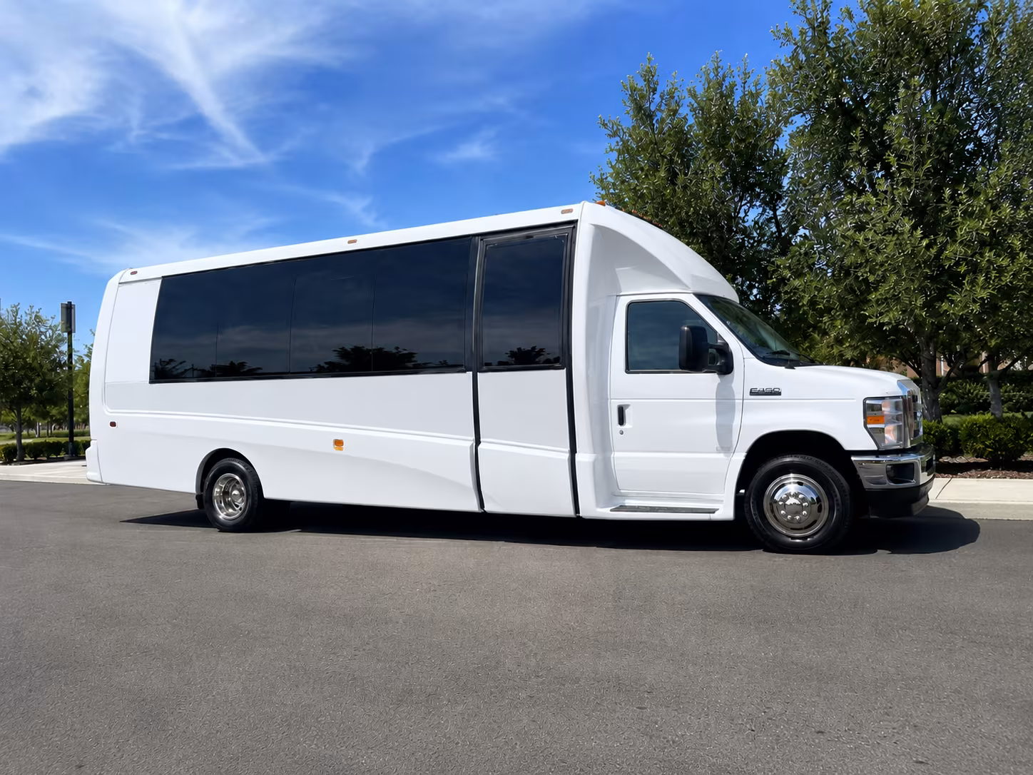 minibus rentals for redding prom groups who want a comfortable classy ride