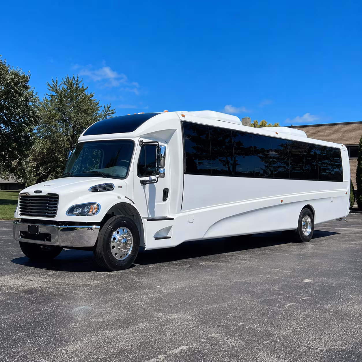 redding 25 passenger minibus