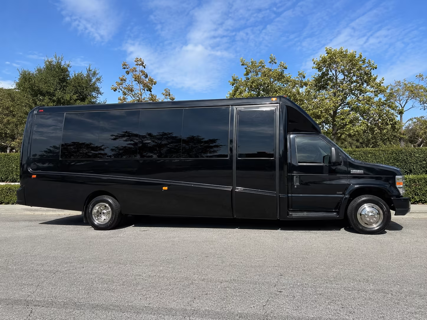 weekly worship shuttle buses for redding congregations